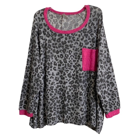 Honeyme Curvy Gray Animal Print With Pink Contrast Oversized XL Top - Picture 1 of 5